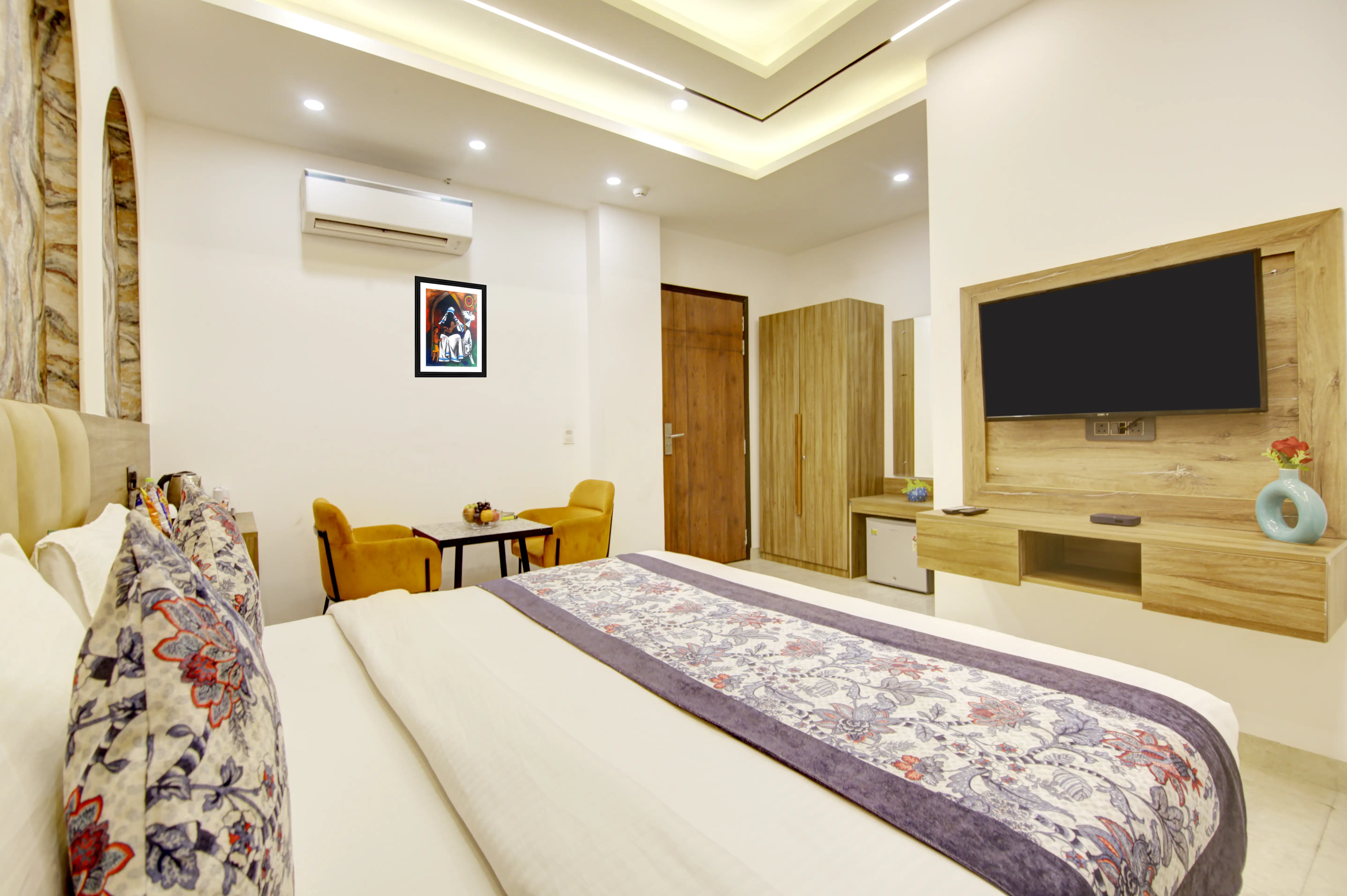  Hotel 3 Image 6