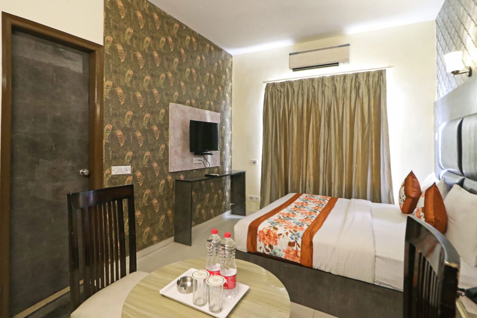  Hotel 3 Image 6