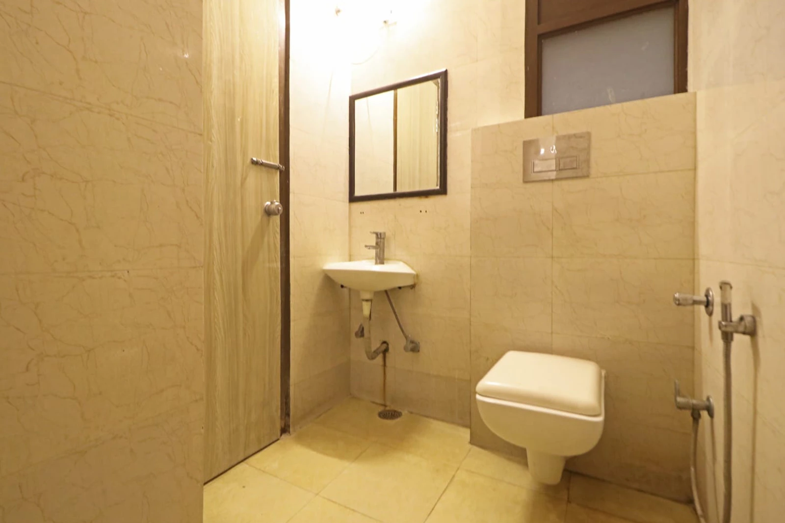  Hotel 3 Image 6