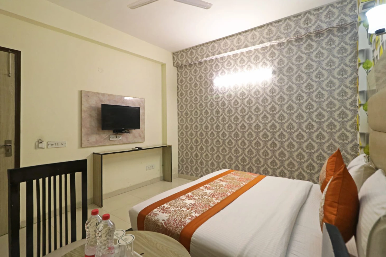  Hotel 3 Image 6