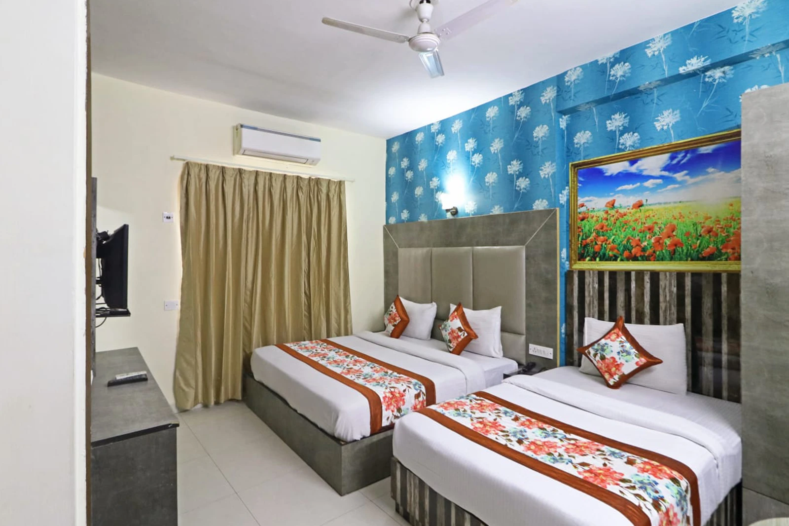  Hotel 3 Image 6