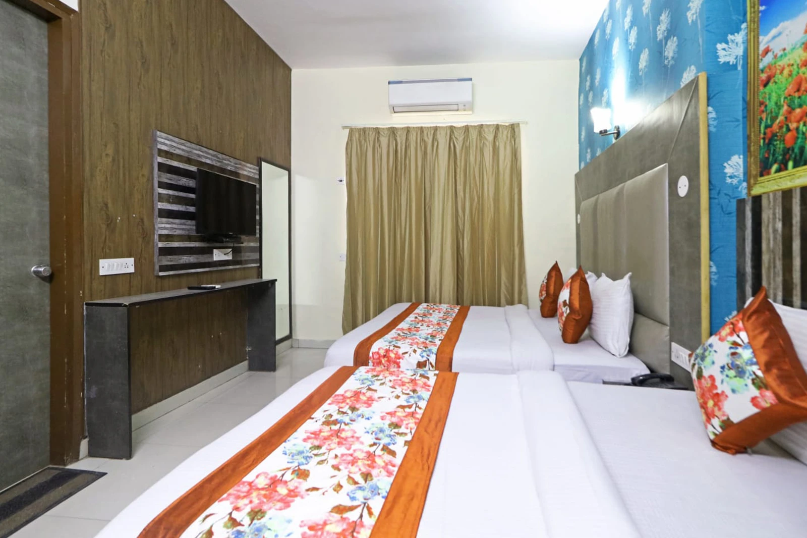  Hotel 3 Image 6