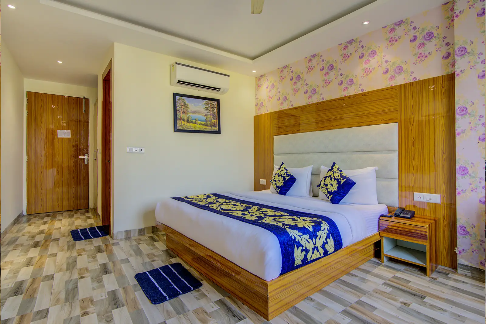  Hotel 3 Image 6