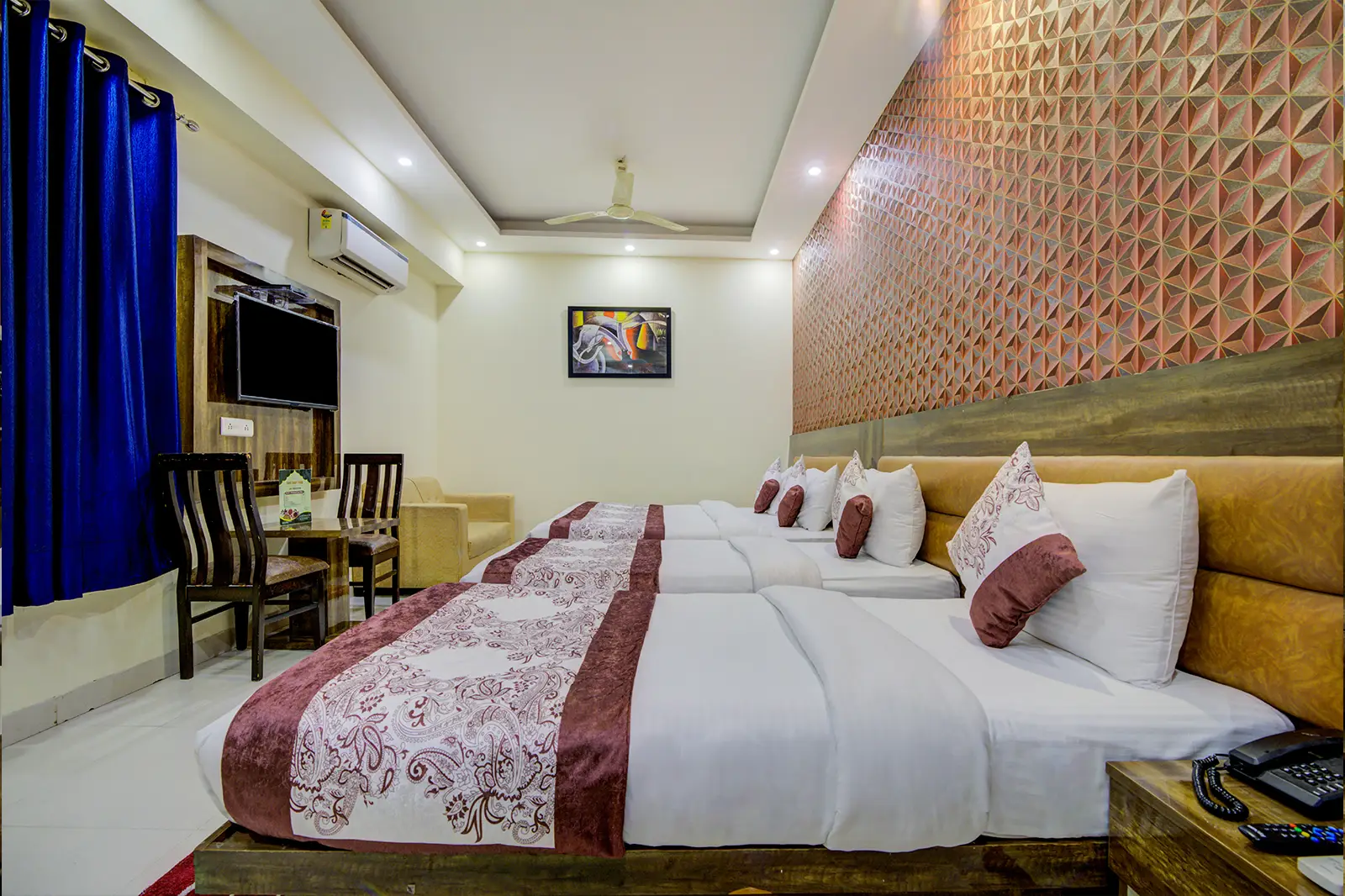 Hotel 3 Image 6