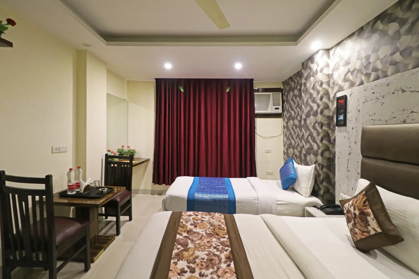  Hotel 3 Image 5