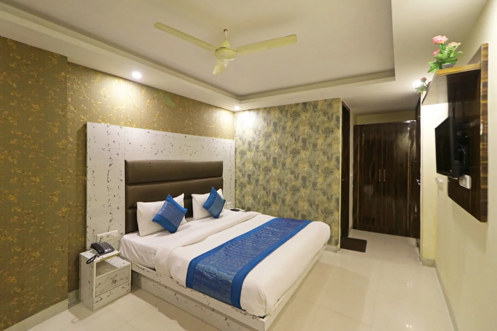  Hotel 3 Image 5