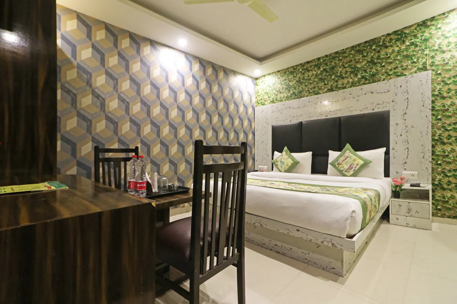  Hotel 3 Image 5