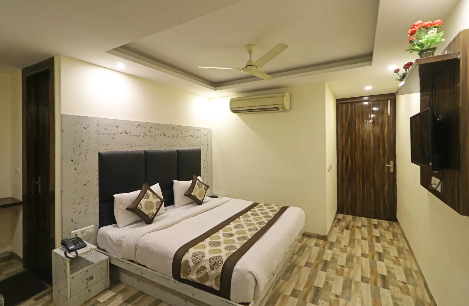  Hotel 3 Image 5