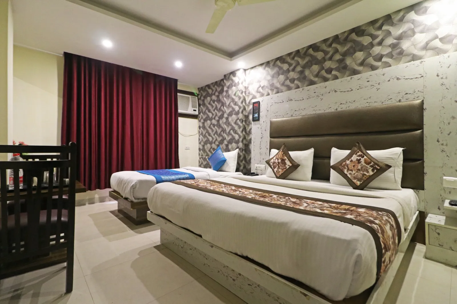  Hotel 3 Image 5